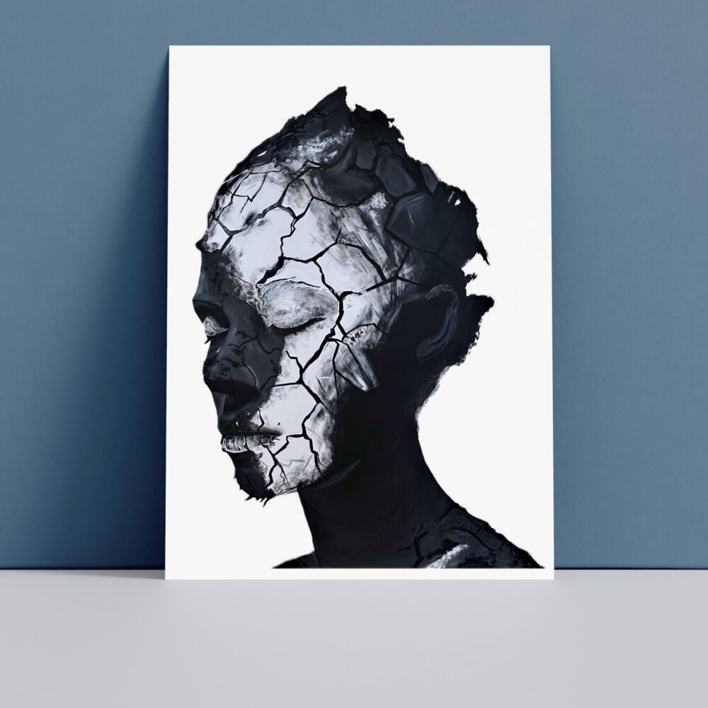 Cracked, das einzigartige Portrait der Oldenburger Künstlerin Sarina Rick, als Postkarte im DIN A6 Format.